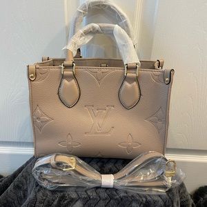 1:1 tan small Louis Vuitton purse